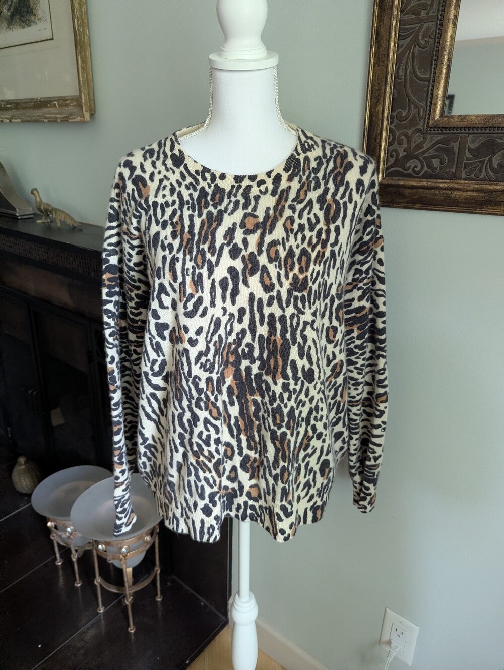 Minnie Rose Women's M/L Leopard Pront 100% Cashmere Sweater Long Sleeve